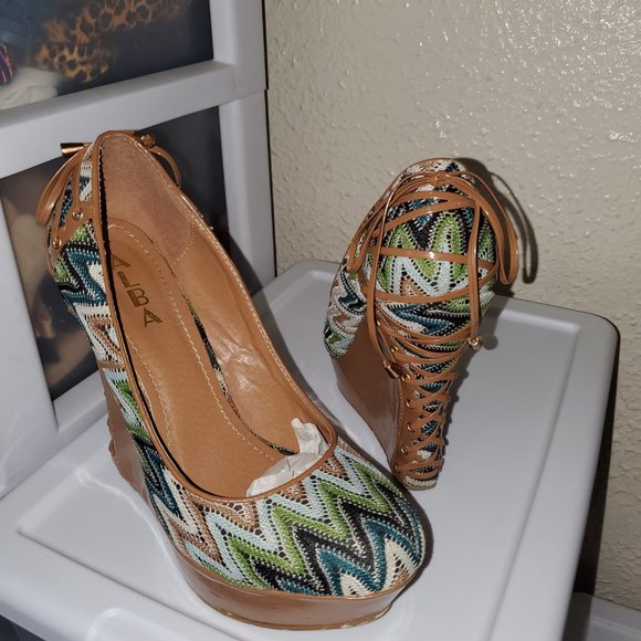 Wedge - Picture 2 of 3